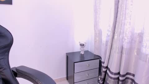 _charlottedavis online show from 12.06.24