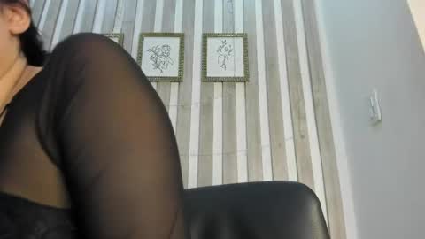 Snapshot of _chloecollins chatting on 05.07.26 Chloe Collins online show from 05.07.26