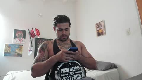 Snapshot of _coddy_ chatting on 01.01.25 coddy nolove online show from 01.01.25