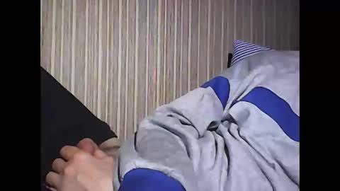 Snapshot of _col_t chatting on 04.18.26 I hate social media Odio las redes sociales online show from 04.18.26