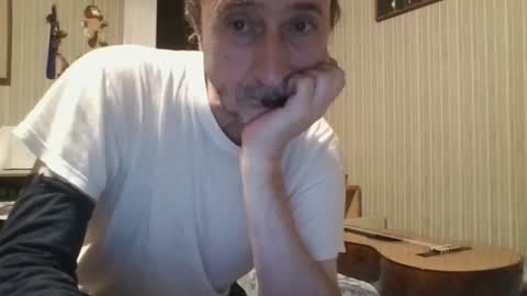 Snapshot of _col_t chatting on 06.19.26 I hate social media Odio las redes sociales online show from 06.19.26