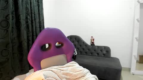 Katherine   Shedule  10pm -4 am  Colombia hour online show from 12.15.25