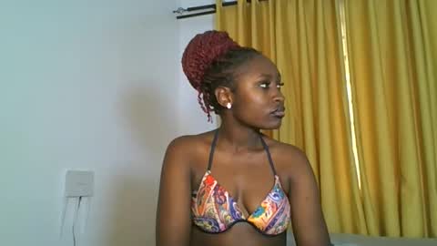 Snapshot of _cutestephanie chatting on 12.19.25 STEPH online show from 12.19.25