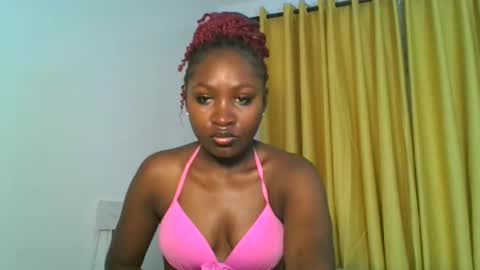 Snapshot of _cutestephanie chatting on 12.21.25 STEPH online show from 12.21.25