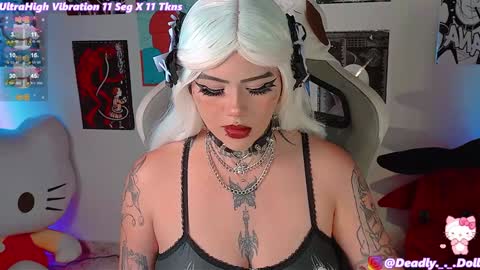 Snapshot of _deadly_doll chatting on 12.13.24    online show from 12.13.24
