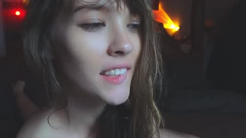 Snapshot of _demi_dee_ chatting on 12.25.24 DemiDee online show from 12.25.24