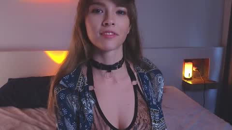 Snapshot of _demi_dee_ chatting on 01.19.25 DemiDee online show from 01.19.25