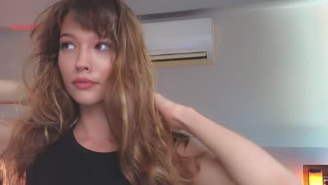 Snapshot of _demi_dee_ chatting on 01.26.25 DemiDee online show from 01.26.25