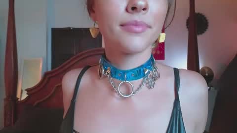 Snapshot of _demi_dee_ chatting on 02.10.25 DemiDee online show from 02.10.25