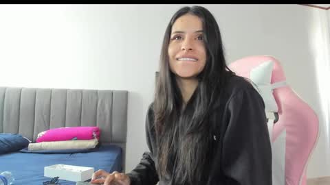 Snapshot of _elektrah chatting on 01.29.25 _elektrah online show from 01.29.25