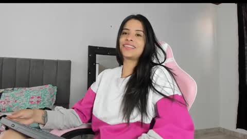 Snapshot of _elektrah chatting on 02.15.25 _elektrah online show from 02.15.25