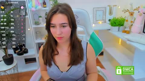 Snapshot of _eliizabeth__ chatting on 12.15.24 Lizzy online show from 12.15.24