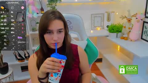 Snapshot of _eliizabeth__ chatting on 12.17.24 Lizzy online show from 12.17.24