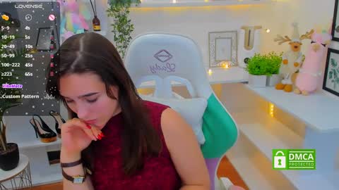 Snapshot of _eliizabeth__ chatting on 12.17.24 Lizzy online show from 12.17.24