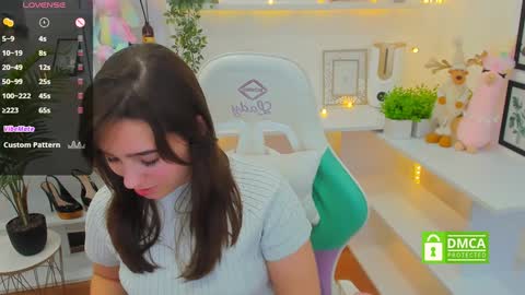 Snapshot of _eliizabeth__ chatting on 12.19.24 Lizzy online show from 12.19.24