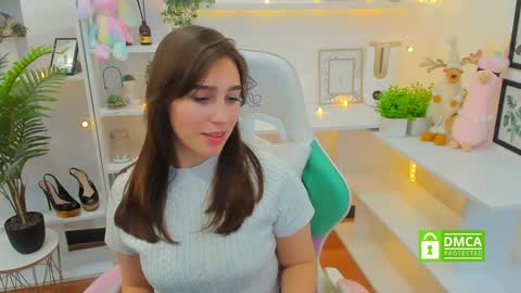 Snapshot of _eliizabeth__ chatting on 12.20.24 Lizzy online show from 12.20.24