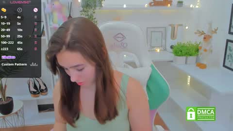 Snapshot of _eliizabeth__ chatting on 12.29.24 Lizzy online show from 12.29.24
