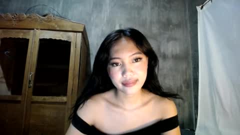 Snapshot of _ellevivien chatting on 07.07.26 Elle online show from 07.07.26
