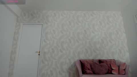 Snapshot of _elysa chatting on 10.01.25 Elysa online show from 10.01.25