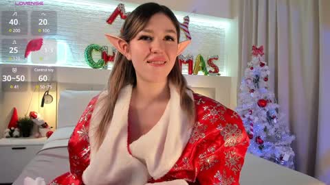 Snapshot of _emiliaa_ chatting on 12.27.24 Milana online show from 12.27.24