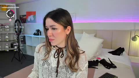 Snapshot of _emiliaa_ chatting on 01.19.25 Milana online show from 01.19.25