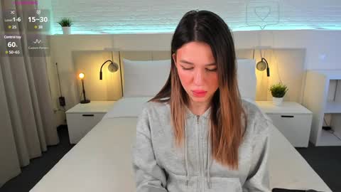 Snapshot of _emiliaa_ chatting on 02.01.25 Milana online show from 02.01.25