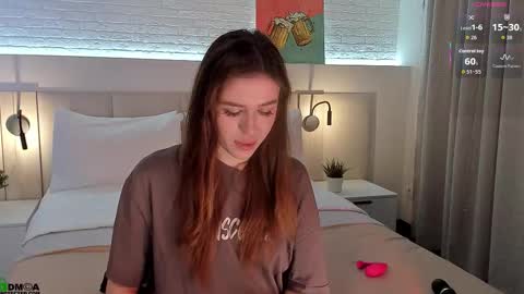 Snapshot of _emiliaa_ chatting on 09.17.25 Milana online show from 09.17.25