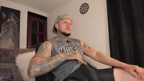 Snapshot of _emilio_escobar chatting on 05.26.26 Emilio online show from 05.26.26