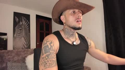Snapshot of _emilio_escobar chatting on 06.06.26 Emilio online show from 06.06.26