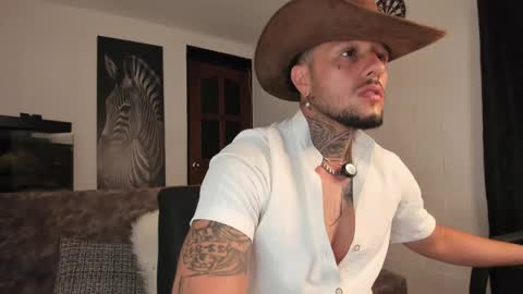 Snapshot of _emilio_escobar chatting on 06.08.26 Emilio online show from 06.08.26