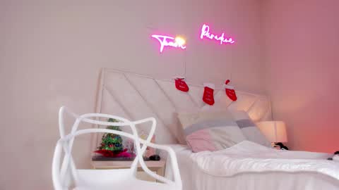 Hi Im Emily online show from 12.14.25