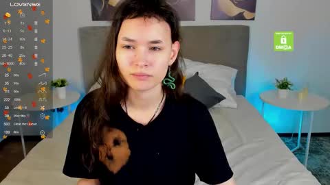 Snapshot of _emily__strike_ chatting on 11.03.25 _emily__strike_ online show from 11.03.25