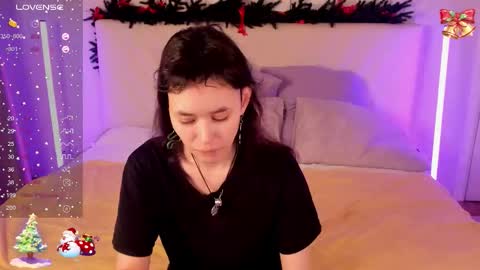 Snapshot of _emily__strike_ chatting on 12.22.25 _emily__strike_ online show from 12.22.25