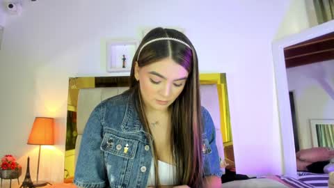 Snapshot of _emily_r chatting on 12.31.24 Isabella online show from 12.31.24