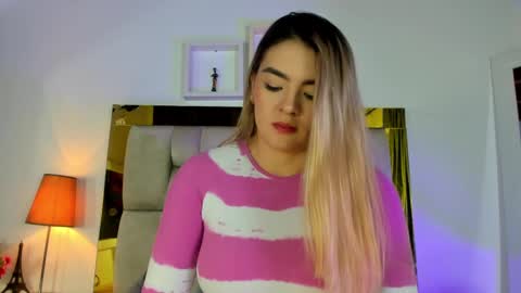 Snapshot of _emily_r chatting on 03.04.25 Isabella online show from 03.04.25