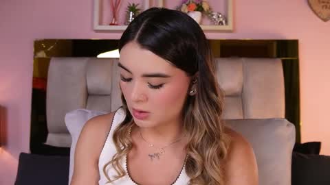 Snapshot of _emily_r chatting on 05.15.26 Isabella online show from 05.15.26