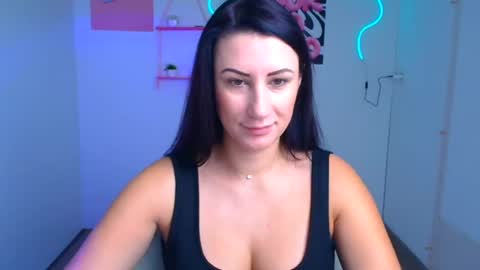 Snapshot of _emma_lay chatting on 10.12.25 Emma online show from 10.12.25