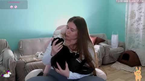 Snapshot of _enni__ chatting on 04.19.26 Sam online show from 04.19.26