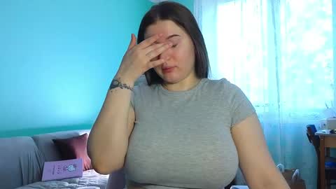 Snapshot of _enni__ chatting on 05.08.26 Sam online show from 05.08.26