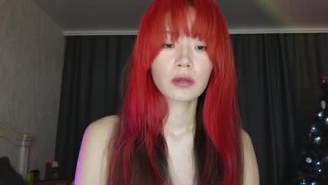 Snapshot of _eve____ chatting on 12.19.24 EveEva online show from 12.19.24