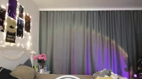 Snapshot of _eve____ chatting on 02.15.25 EveEva online show from 02.15.25