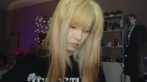 EveEva online show from 12.01.25