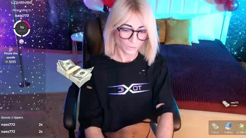  F R A U  online show from 02.28.25