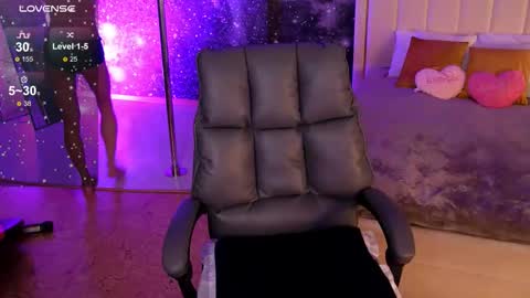  F R A U  online show from 10.13.25