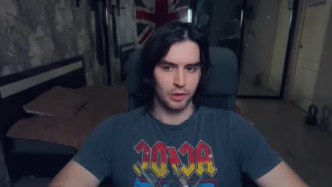 Snapshot of _fatrabbit chatting on 01.18.26 Keanu online show from 01.18.26