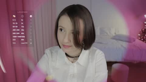 Snapshot of _female_essence_ chatting on 01.23.25 Essie online show from 01.23.25