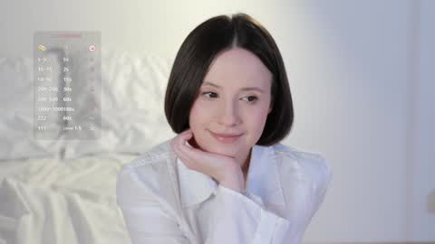 Snapshot of _female_essence_ chatting on 01.30.25 Essie online show from 01.30.25