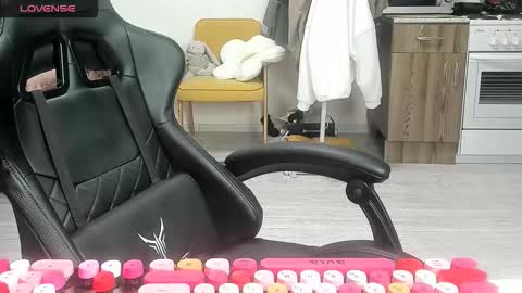 Snapshot of _feralberry__ chatting on 02.17.26 Alis online show from 02.17.26