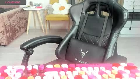 Snapshot of _feralberry__ chatting on 03.05.26 Alis online show from 03.05.26