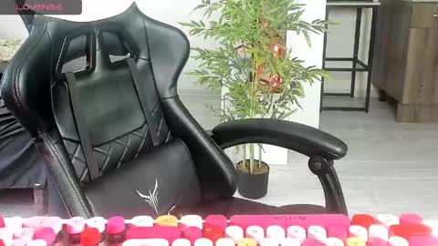 Snapshot of _feralberry__ chatting on 06.08.26 Alis online show from 06.08.26